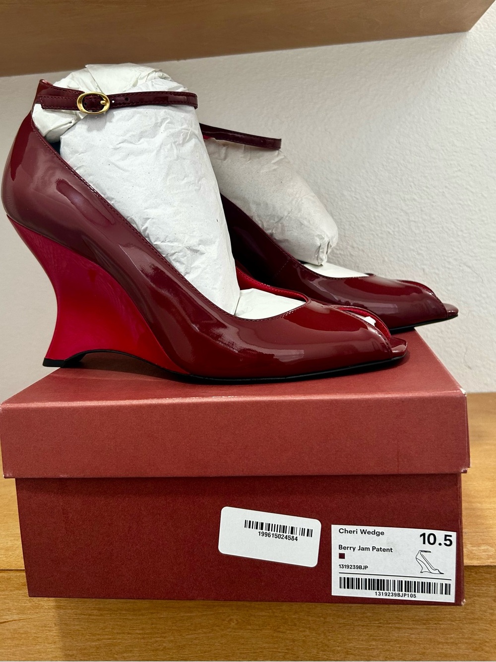 Reformation Camille Rowe Patent Berry Jam Wedge. 10.5 BNIB